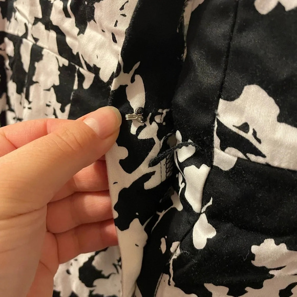 PERCEPTIONS FLORAL BUTTON FRONT DRESS - Picture 5 of 6